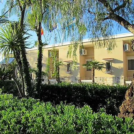 Otel Tropical