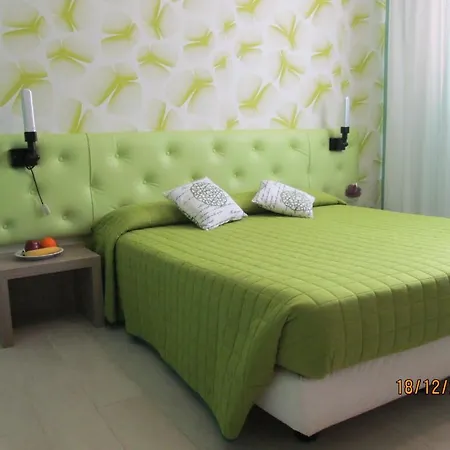 Tropical オストゥーニ